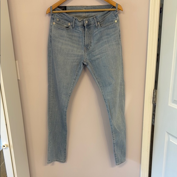 Abercrombie and Fitch Kennan Straight Stretch Light Blue Jeans - Picture 2 of 5